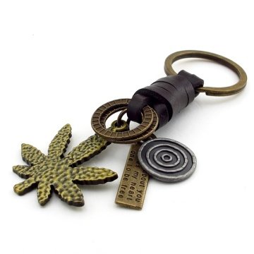 CANNABİS KENEVİR YAPRAK DERİ METAL ANAHTARLIK KC680