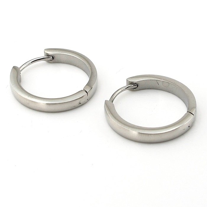 BÜYÜK BOY EĞİMLİ HALKA GÜMÜŞ RENK ÇELİK ERKEK KÜPE E802