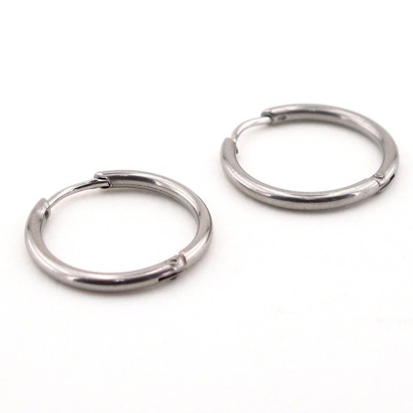 İNCE YUVARLAK GÜMÜŞ RENKLİ HALKA ÇELİK ERKEK KÜPE E669