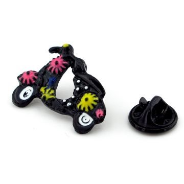 Çiçekli Siyah Vespa Scooter Yaka Çanta Süsü Metal Rozet Pin RZ145
