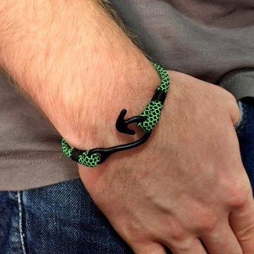 SİYAH METAL KANCA YEŞİL PARACORD BİLEKLİK BT159