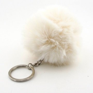 YUMUŞAK TÜYLÜ PONPON TOP KREM PELUŞ ANAHTARLIK KC722