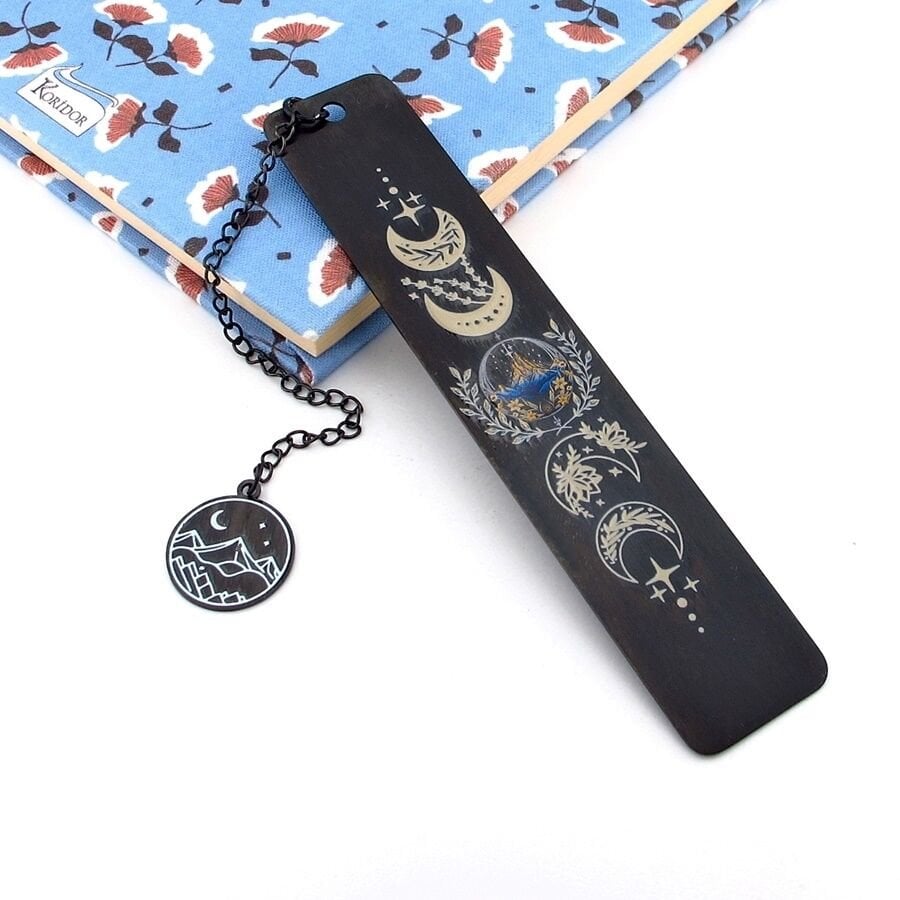 Ayın Evreleri ve Dağ Temalı Siyah  Çelik Bookmark Metal Ayraç Kitap Ayracı Zincirli AY071