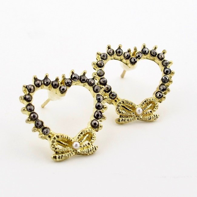 Solfera TAŞLI KALP KURDELA BAYAN KÜPE E106