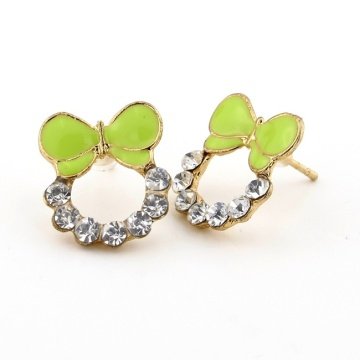 Solfera PARLAK TAŞLI YEŞİL KURDALELİ KÜPE E110