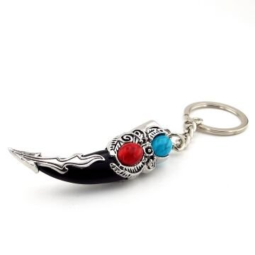 Kurt Dişi Şeklinde Kırmızı Mavi Süslü Kabartma Nordik Metal Anahtarlık Siyah KY175